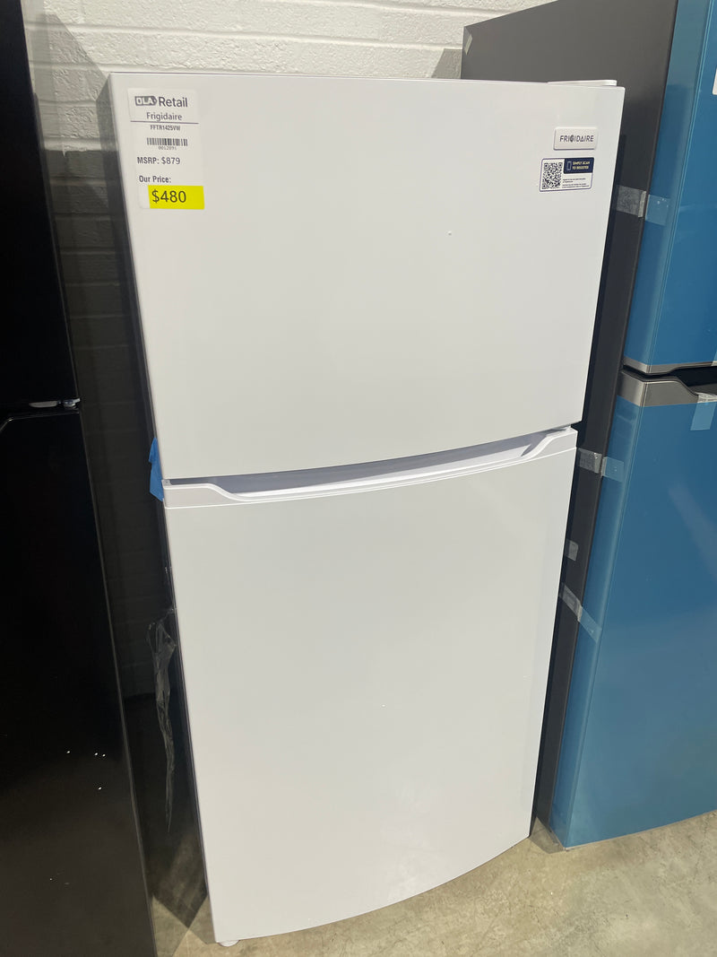 Frigidaire FFTR1425VW 13.9 Cu Ft Top Freezer Refrigerator