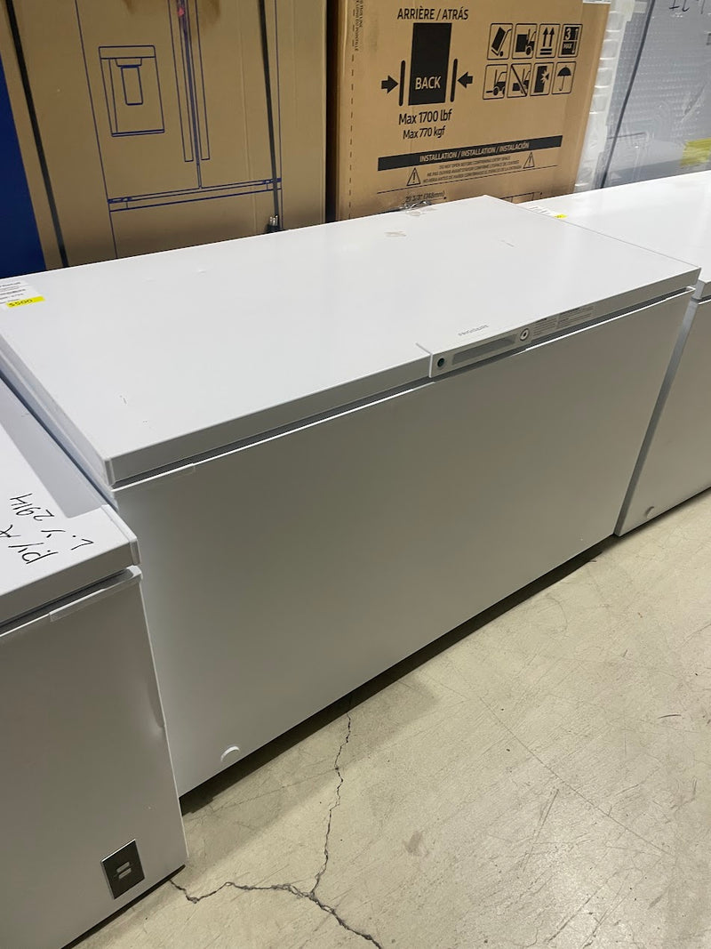 Frigidaire FFCL1542AW 14.8 Cu. ft. Chest Freezer White