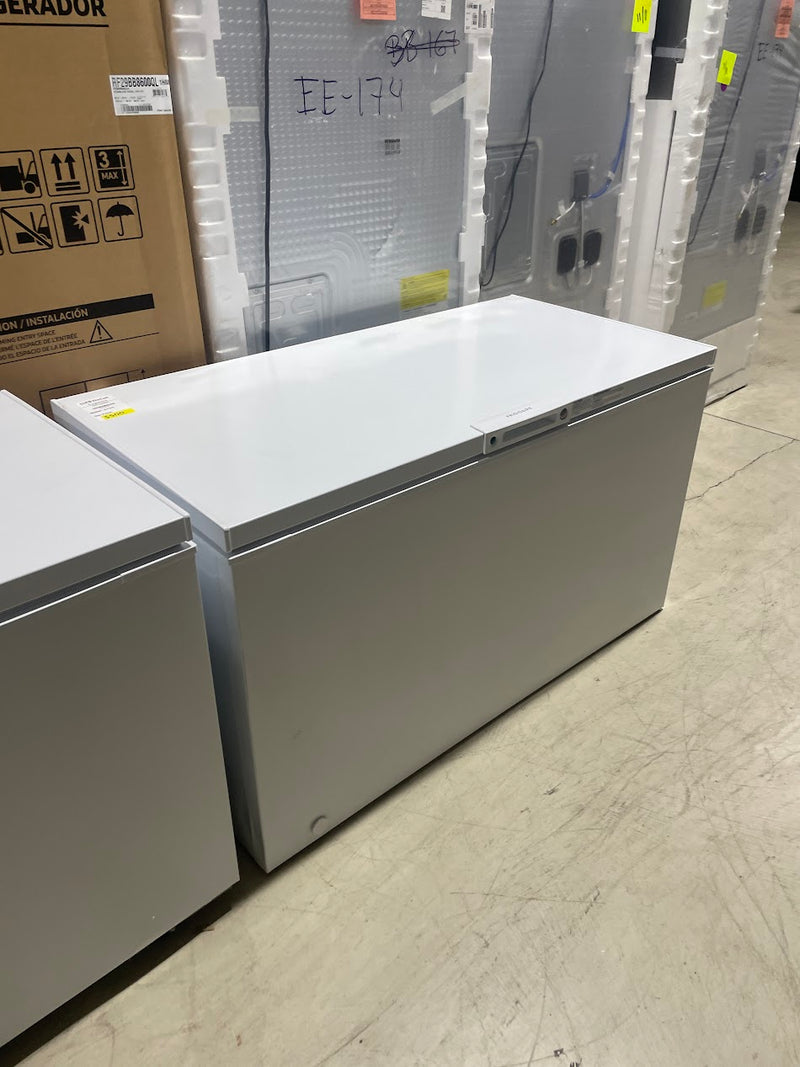Frigidaire FFCL1542AW 14.8 Cu. ft. Chest Freezer White