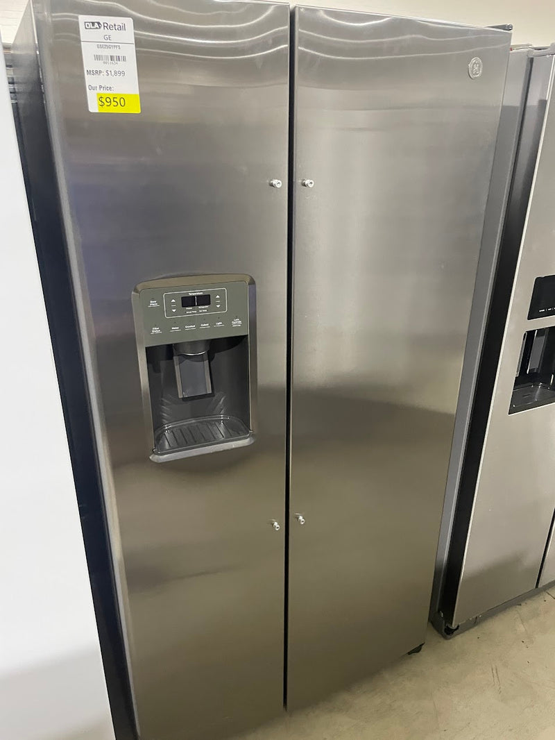 GE GSE25GYPFS Side by SIde Refrigerator