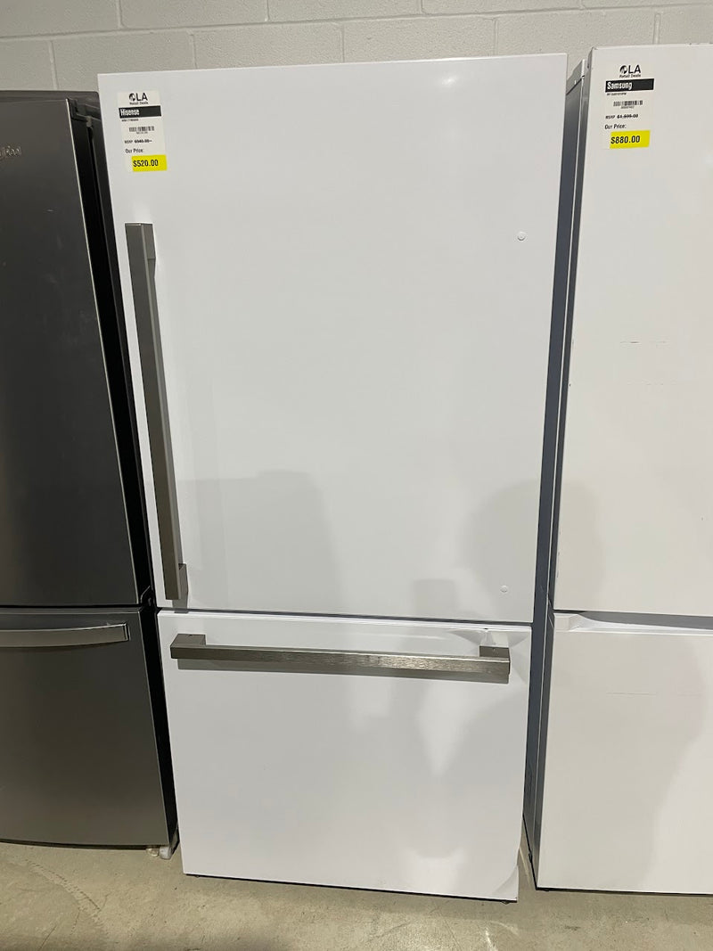 HiSense HRB171N6AWE 17.2-CU FT Bottom Freezer Refrigerator