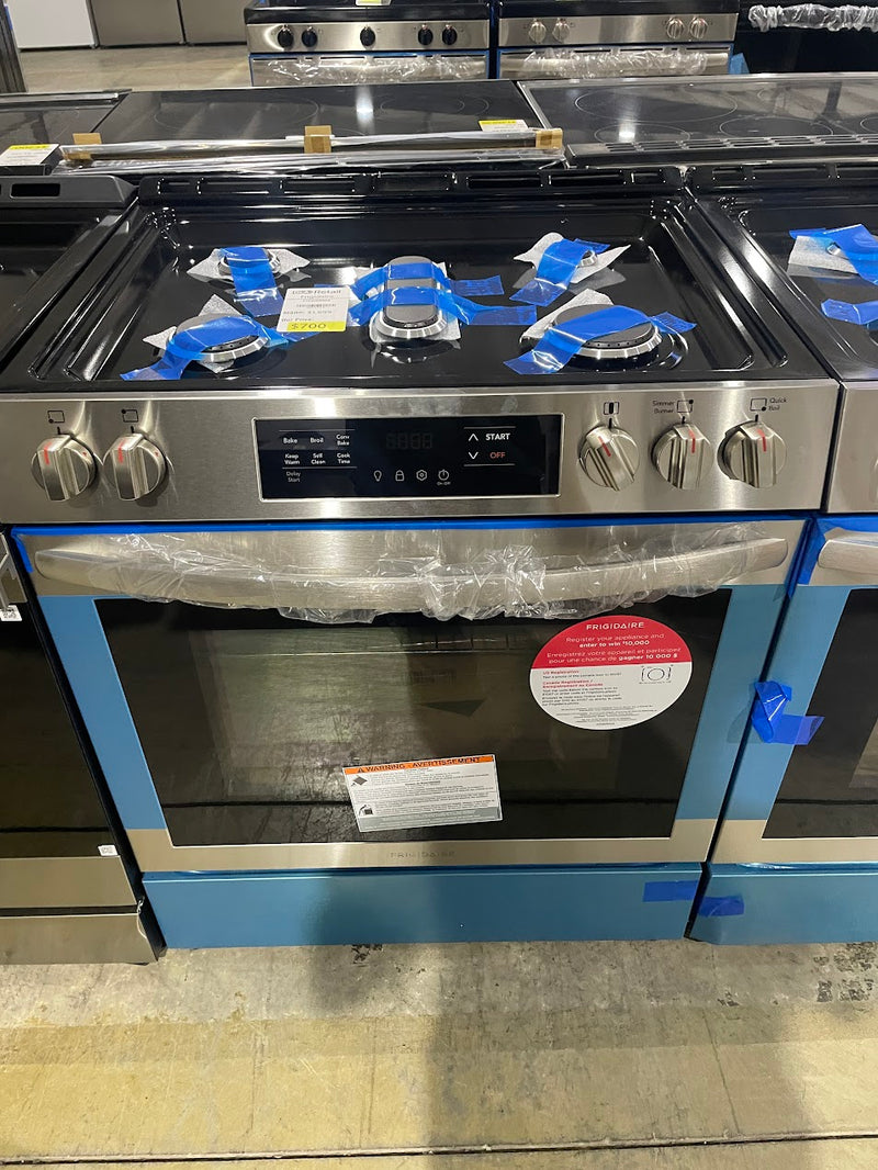 Frigidaire FCFG3083AS Front Control Gas Range